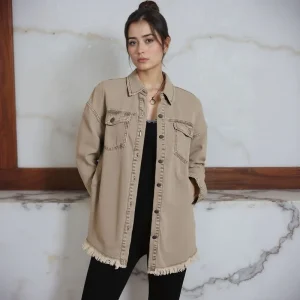 Jaqueta Jeans Dakota™ em Denim Premium e Barra Desfiada / Estilo Atemporal com Toque Urbano e Despojado!