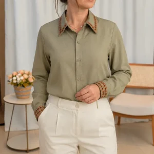 Camisa em Visco com Bordado Delicado Cátia Verde